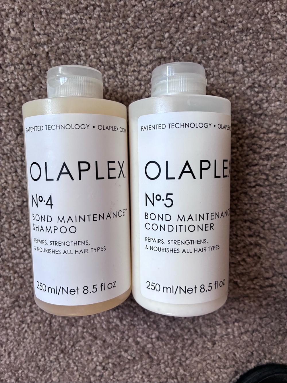 OLAPLEX No.4 Shampoo & No.5 Conditioner - White